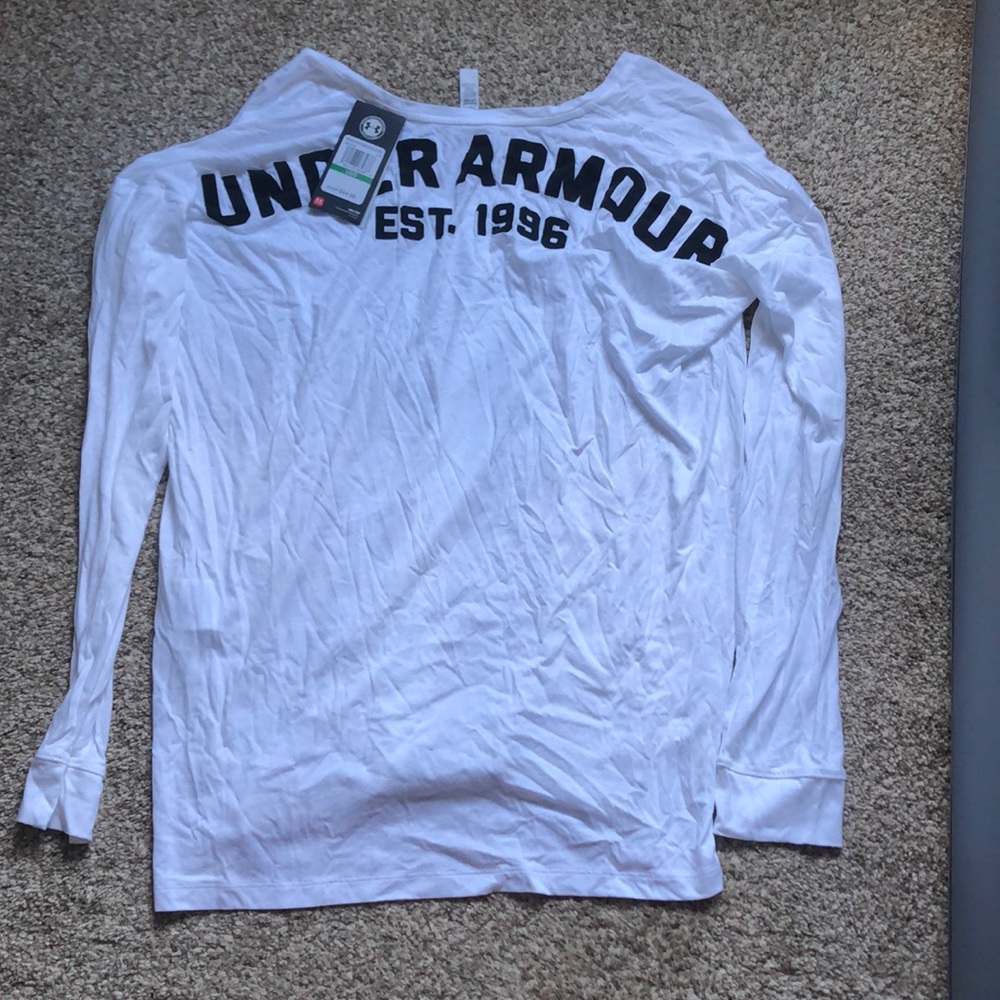Under Armour top